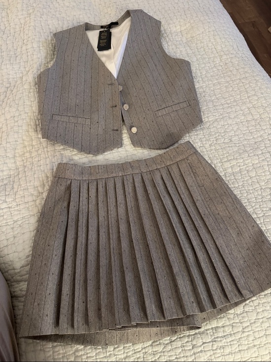 Maje Pants - Maje Pleated Mini Skort and Vest Set in Light Gray
